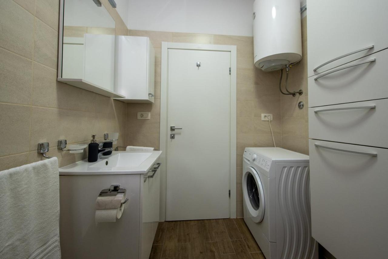 Apartment Miss Tina Трогир Экстерьер фото