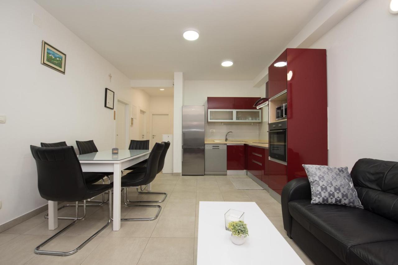 Apartment Miss Tina Трогир Экстерьер фото