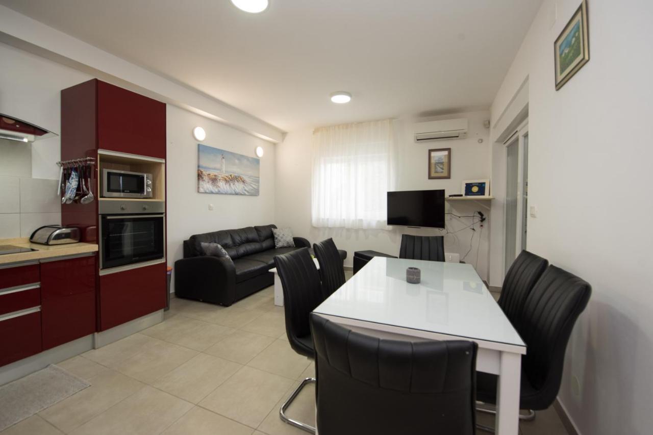 Apartment Miss Tina Трогир Экстерьер фото